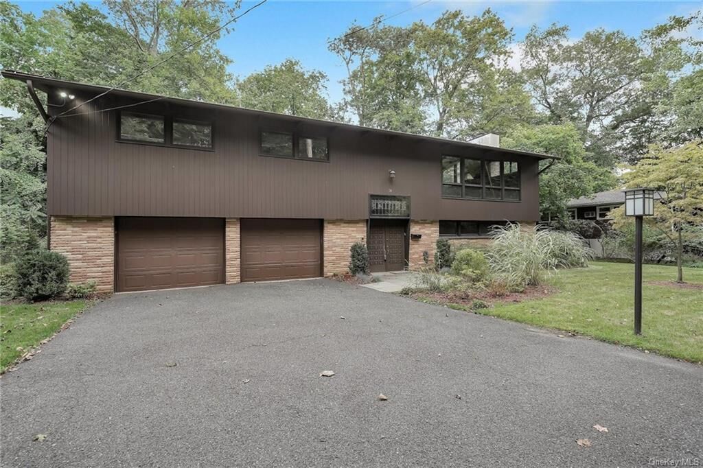 Property Photo:  76 Lefurgy Avenue  NY 10522 