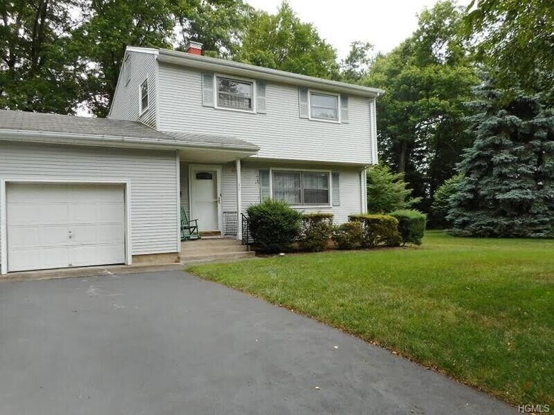 Property Photo:  30 Stratford Place  NY 10956 