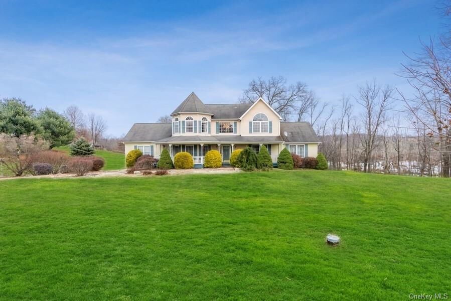 Property Photo:  27 Grosso Court  NY 12549 