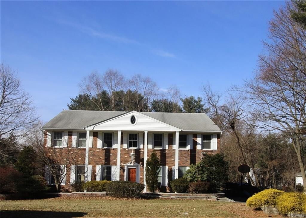 Property Photo:  33 Lyncrest Drive  NY 10952 