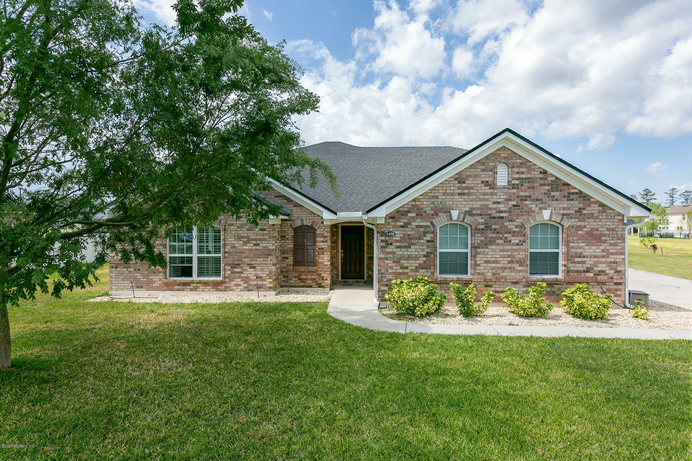 Property Photo: 1450 King Rail Lane FL 32068