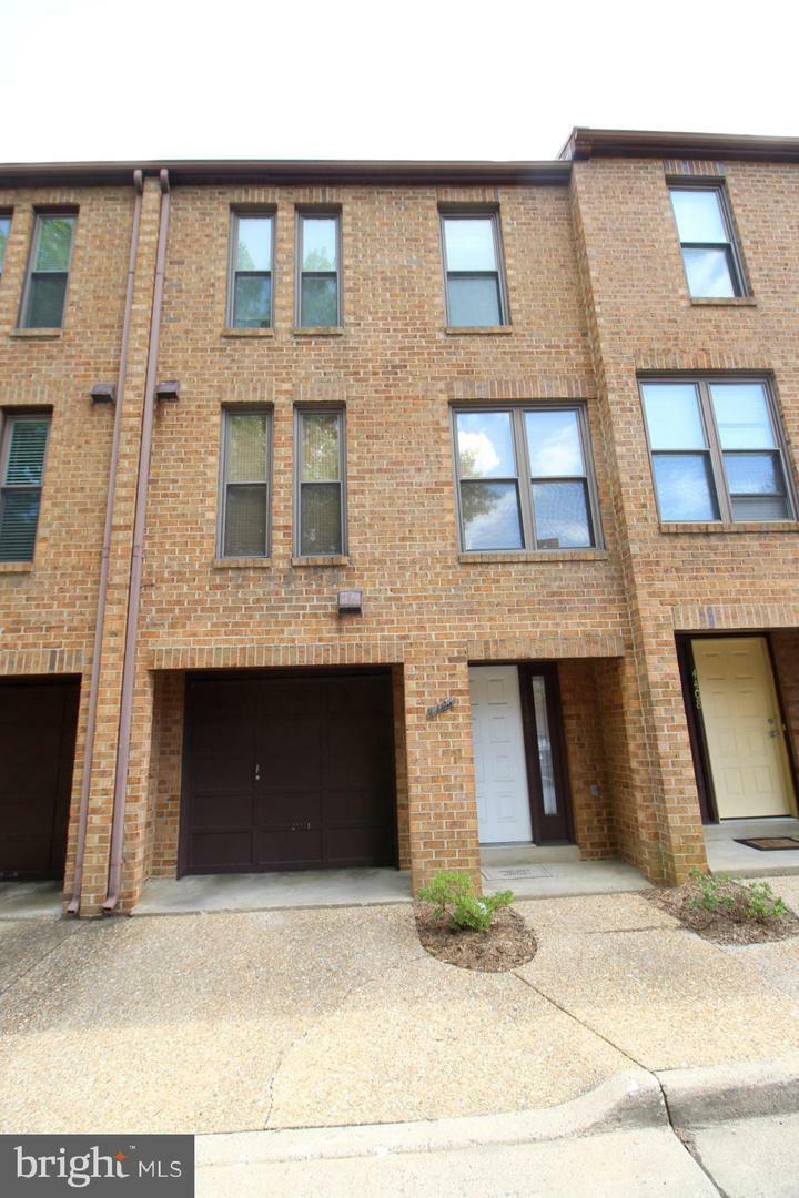 Property Photo:  4406 7th Street N  VA 22203 