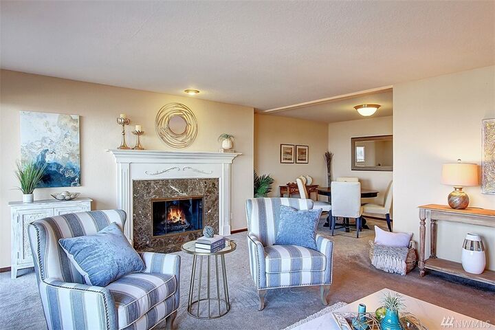 Property Photo:  317  Kennebeck Avenue S 102  WA 98030 