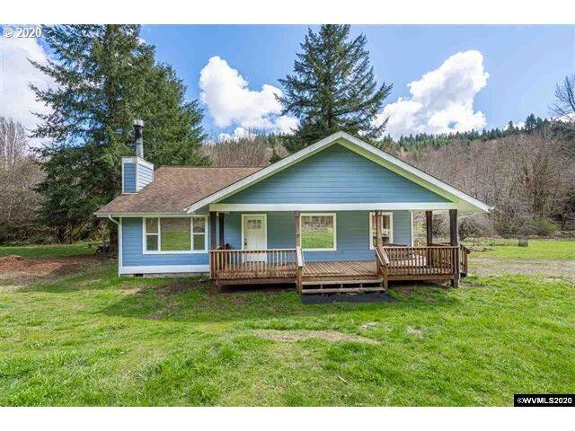 Property Photo: 21640 High Pass Rd OR 97412