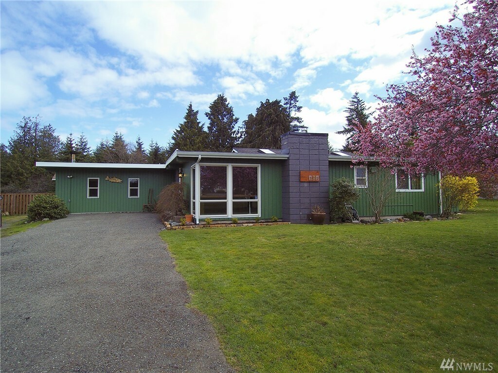 Property Photo: 322 Cedar Park Dr WA 98362