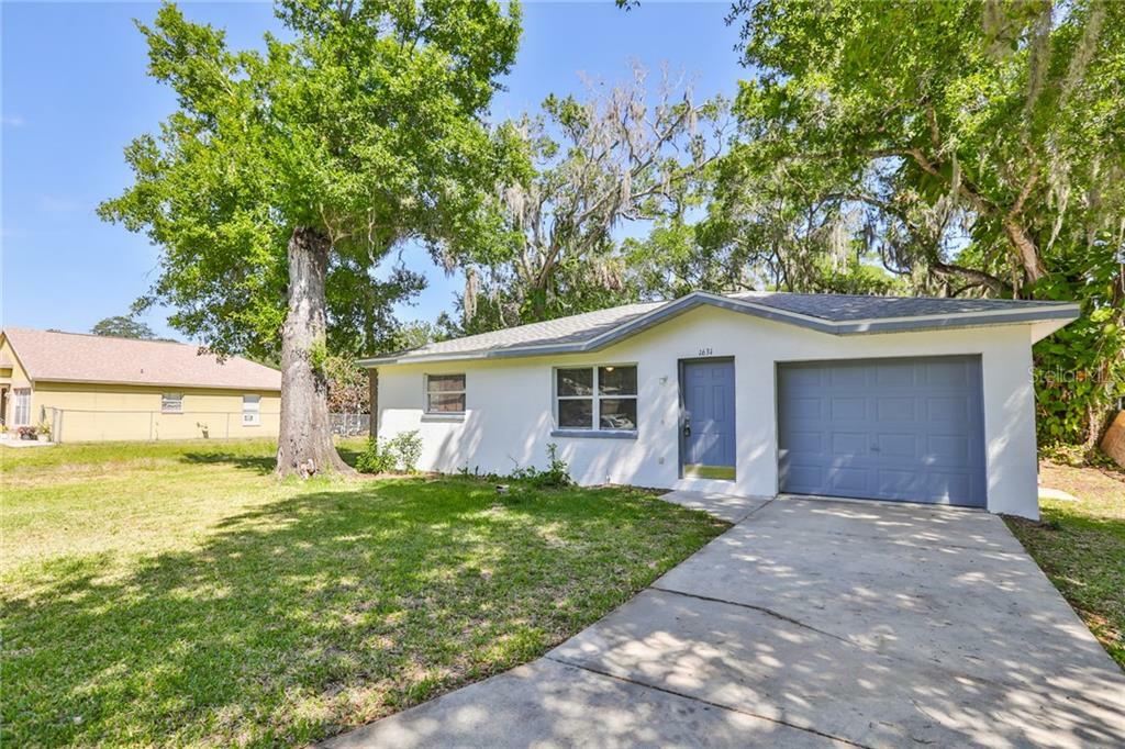 Property Photo:  1631 27th Avenue E  FL 34208 