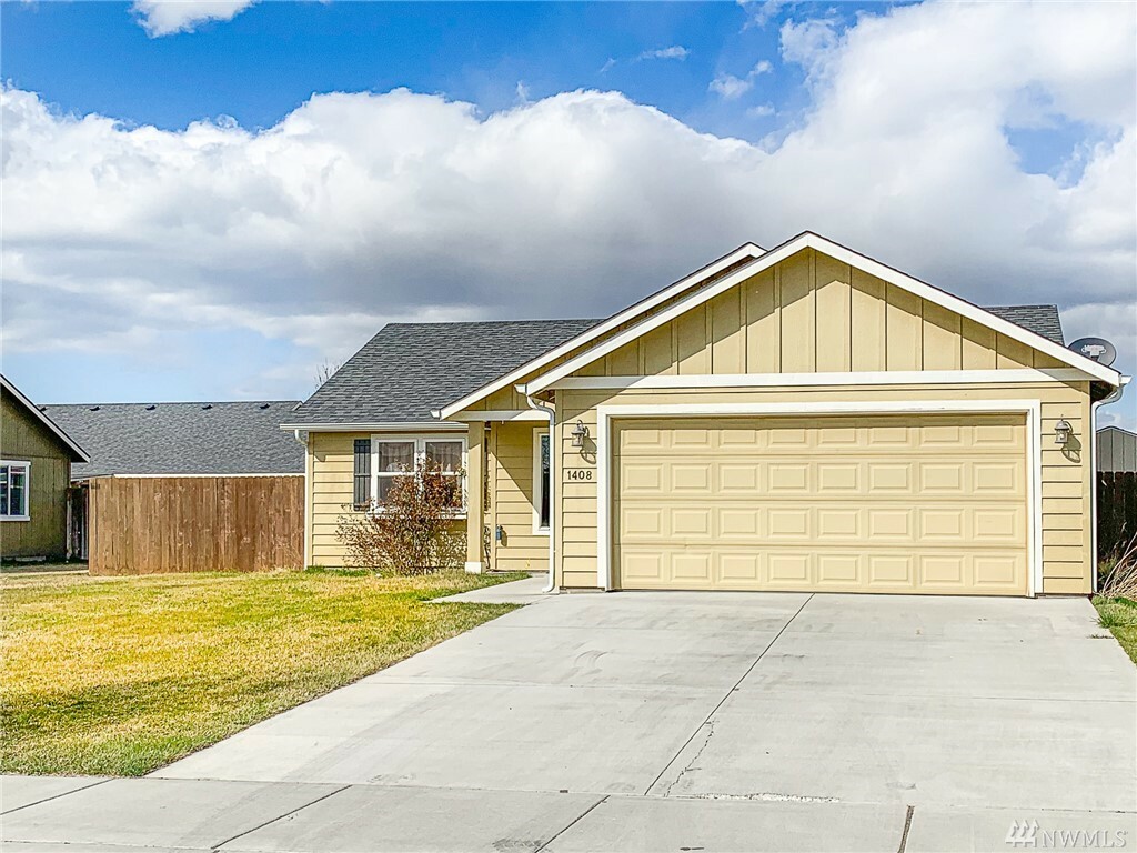 1408 E Crossroads Dr  Moses Lake WA 98837 photo