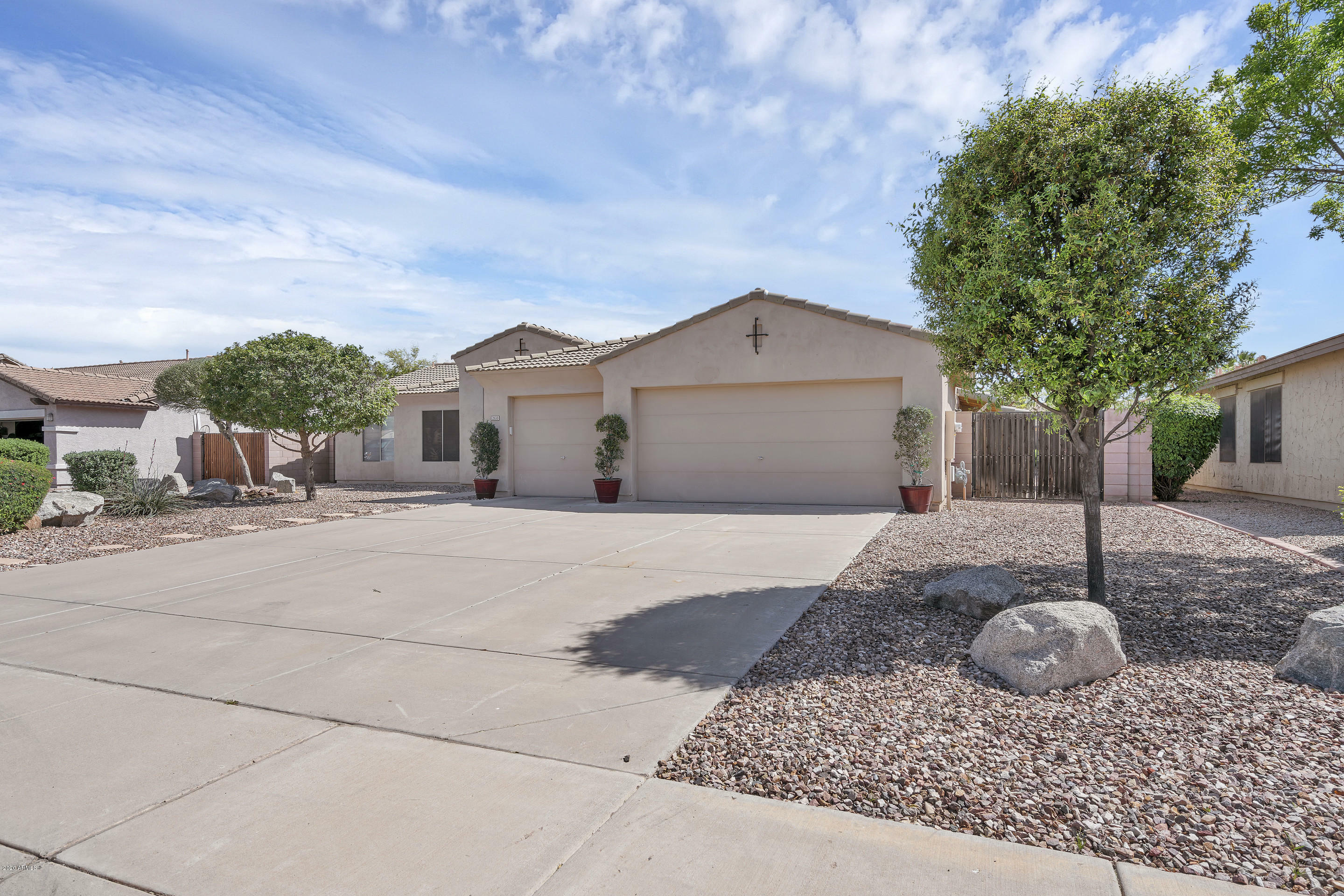 Property Photo:  2533 E Tulsa Street  AZ 85295 