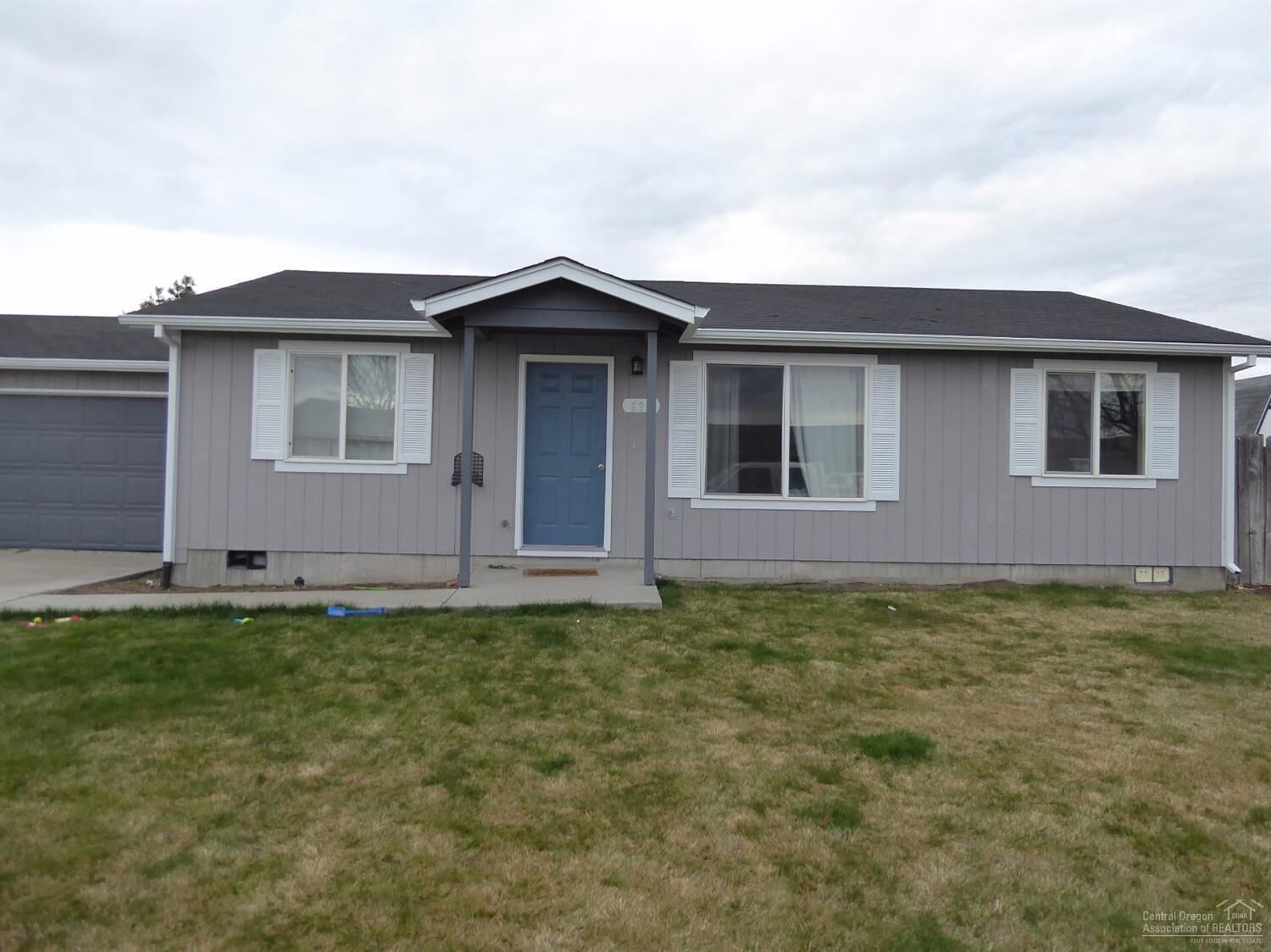 Property Photo:  623 E Grandview  OR 97734 