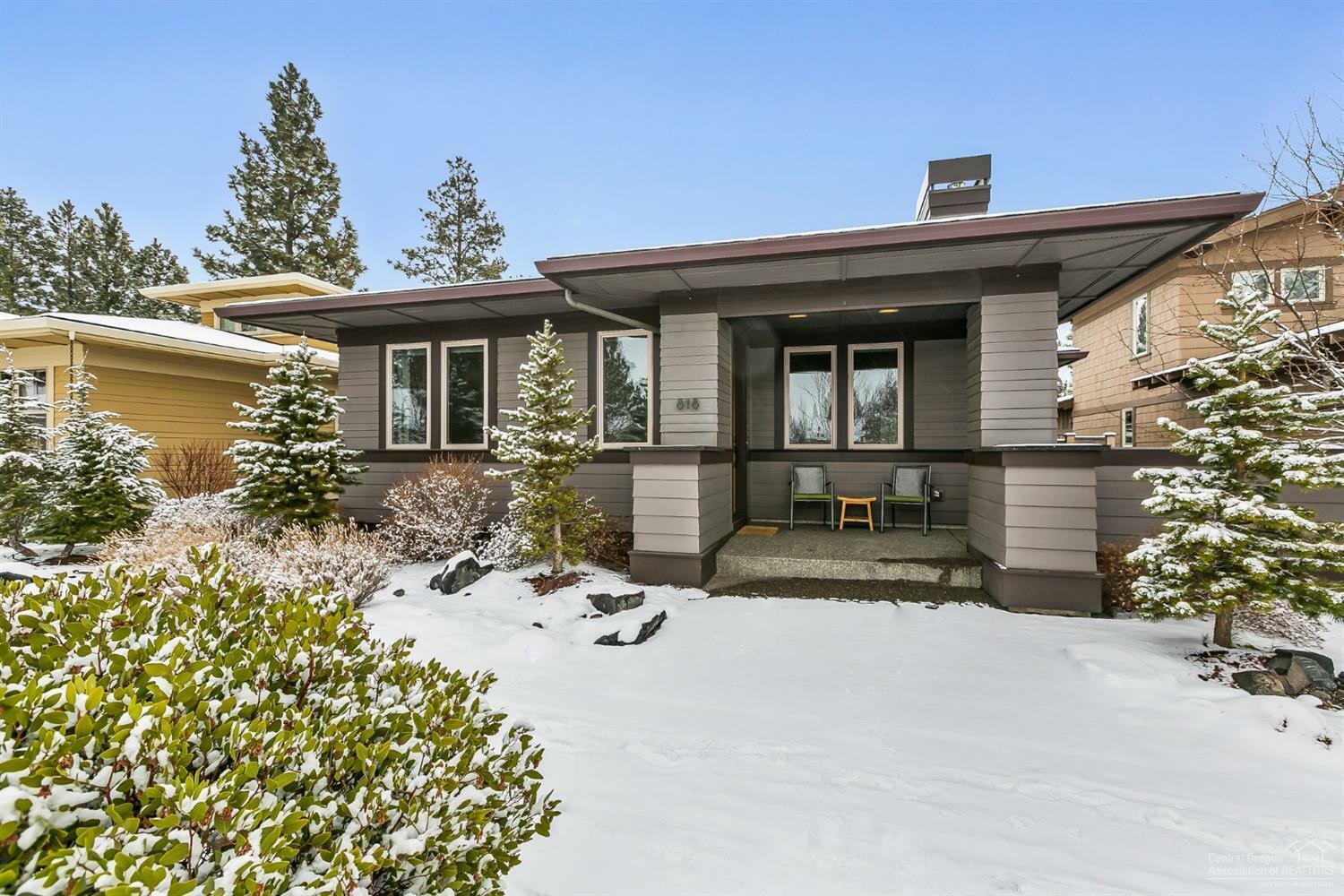 Property Photo: 818 NW John Fremont Street OR 97703
