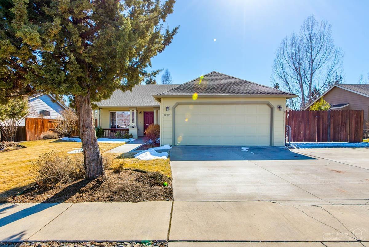 Property Photo: 20983 Lupine Avenue OR 97701