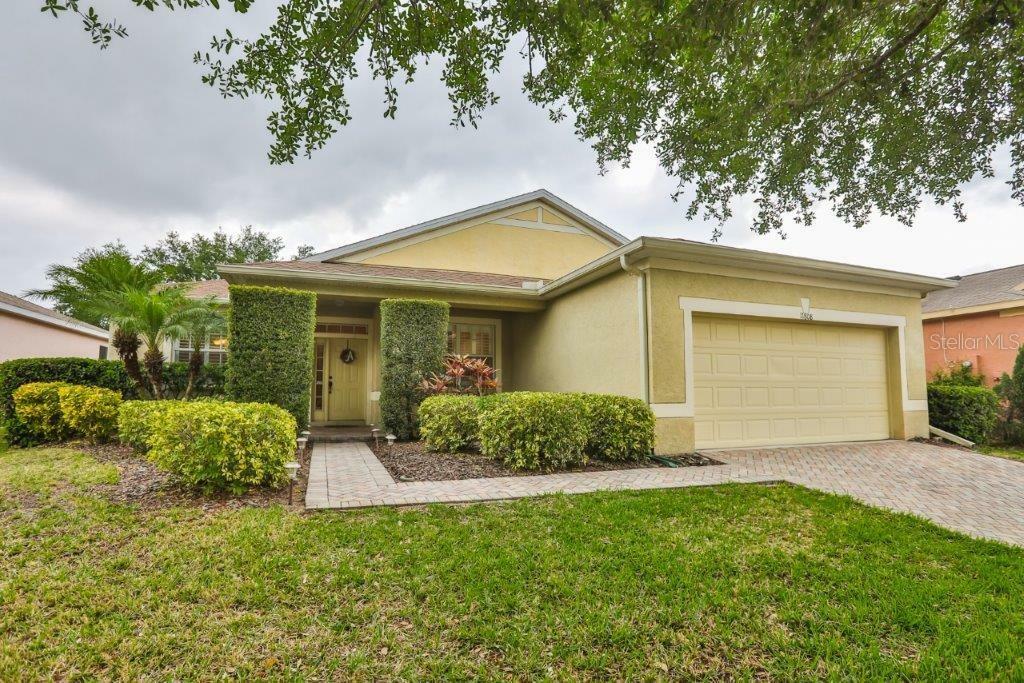 Property Photo:  11808 Holly Crest Lane  FL 33569 