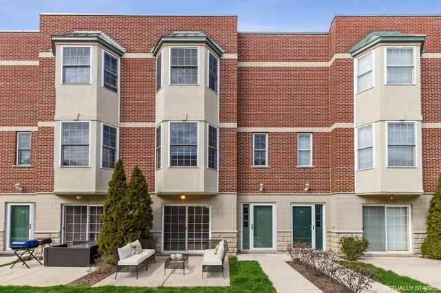 Property Photo: 2320 West Adams Street 28 IL 60612