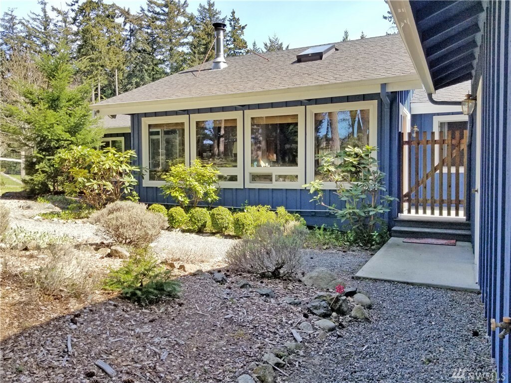 Property Photo:  79 Golf Estates Rd  WA 98245 