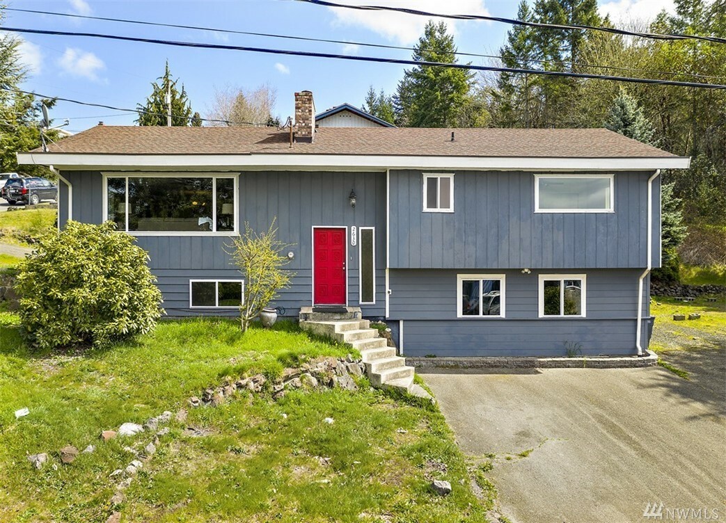 Property Photo:  2630 Ash St  WA 98310 