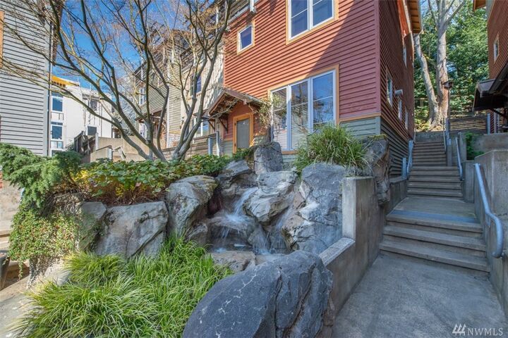 Property Photo:  3824  Evanston Avenue N 2  WA 98103 
