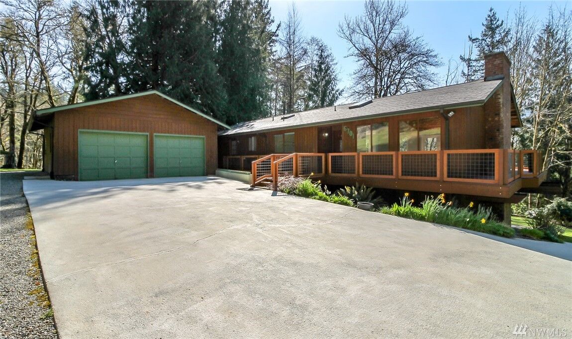 Property Photo:  6701  277th Way SE  WA 98027 