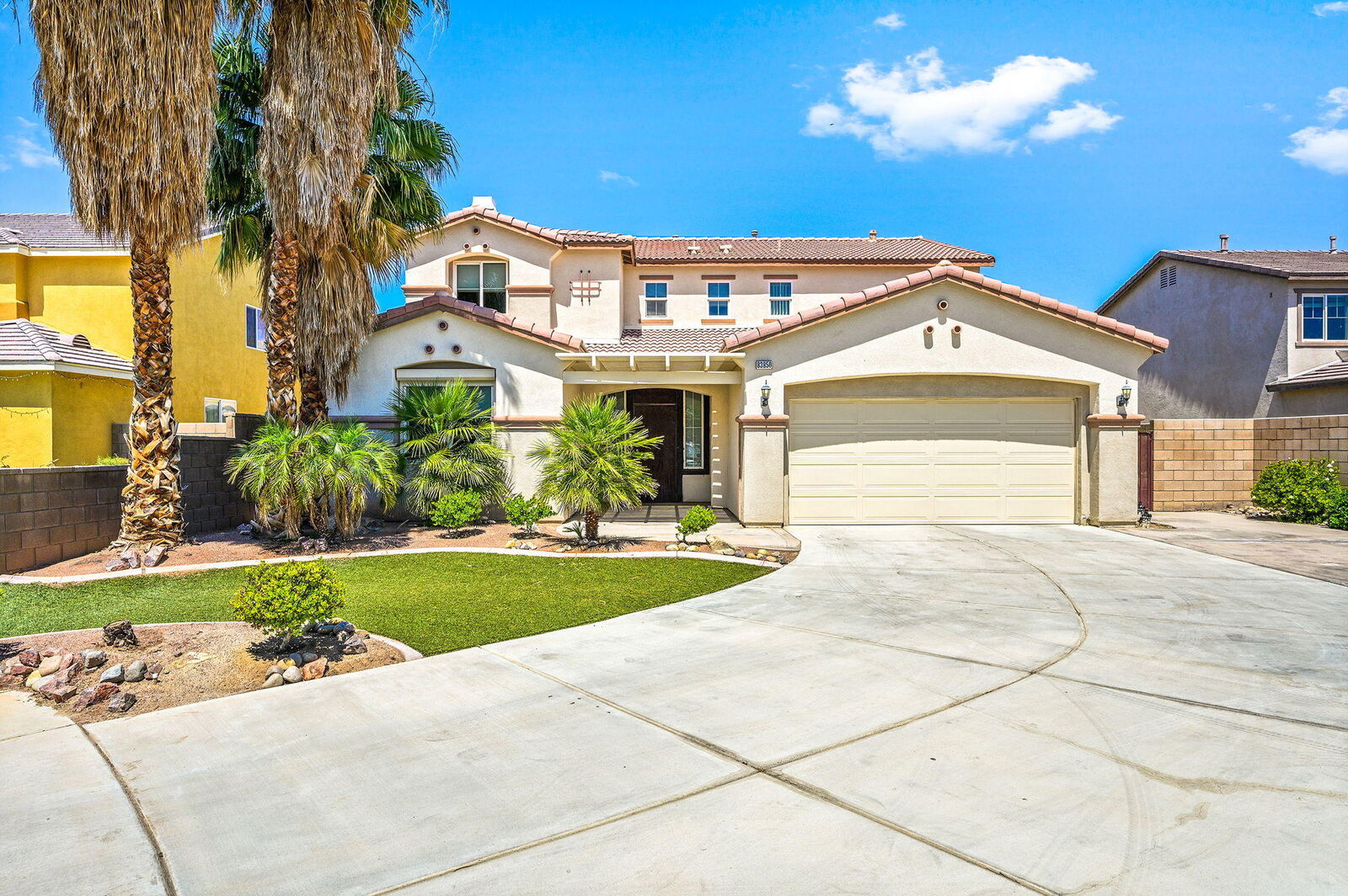 Property Photo:  83850 Corte Eclipse  CA 92236 