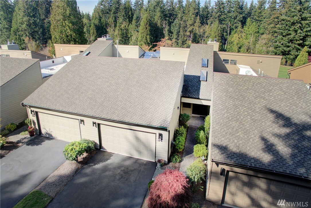 Property Photo:  15000 Village Green Dr 35  WA 98012 