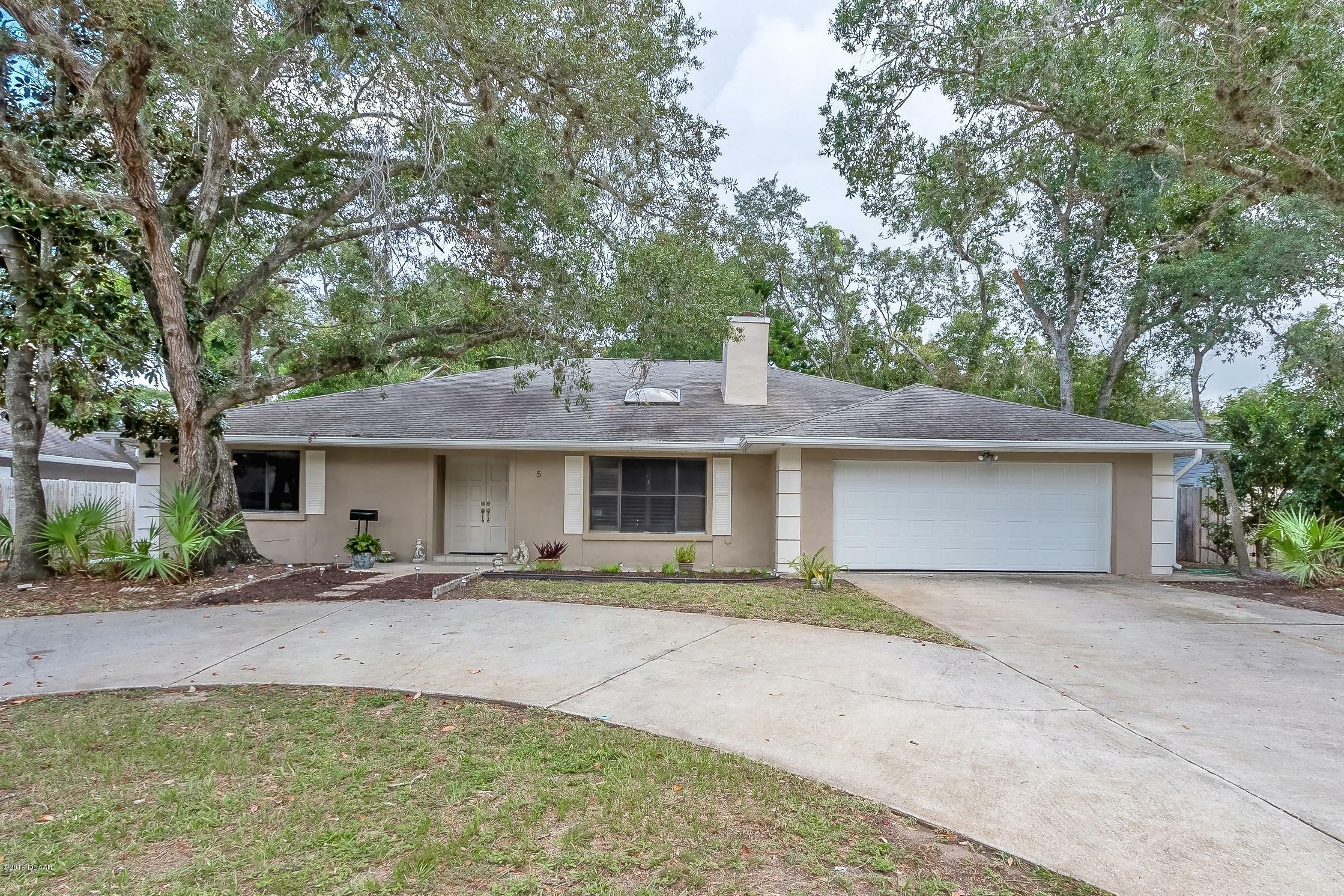 Property Photo:  5 Brookside Court  FL 32174 