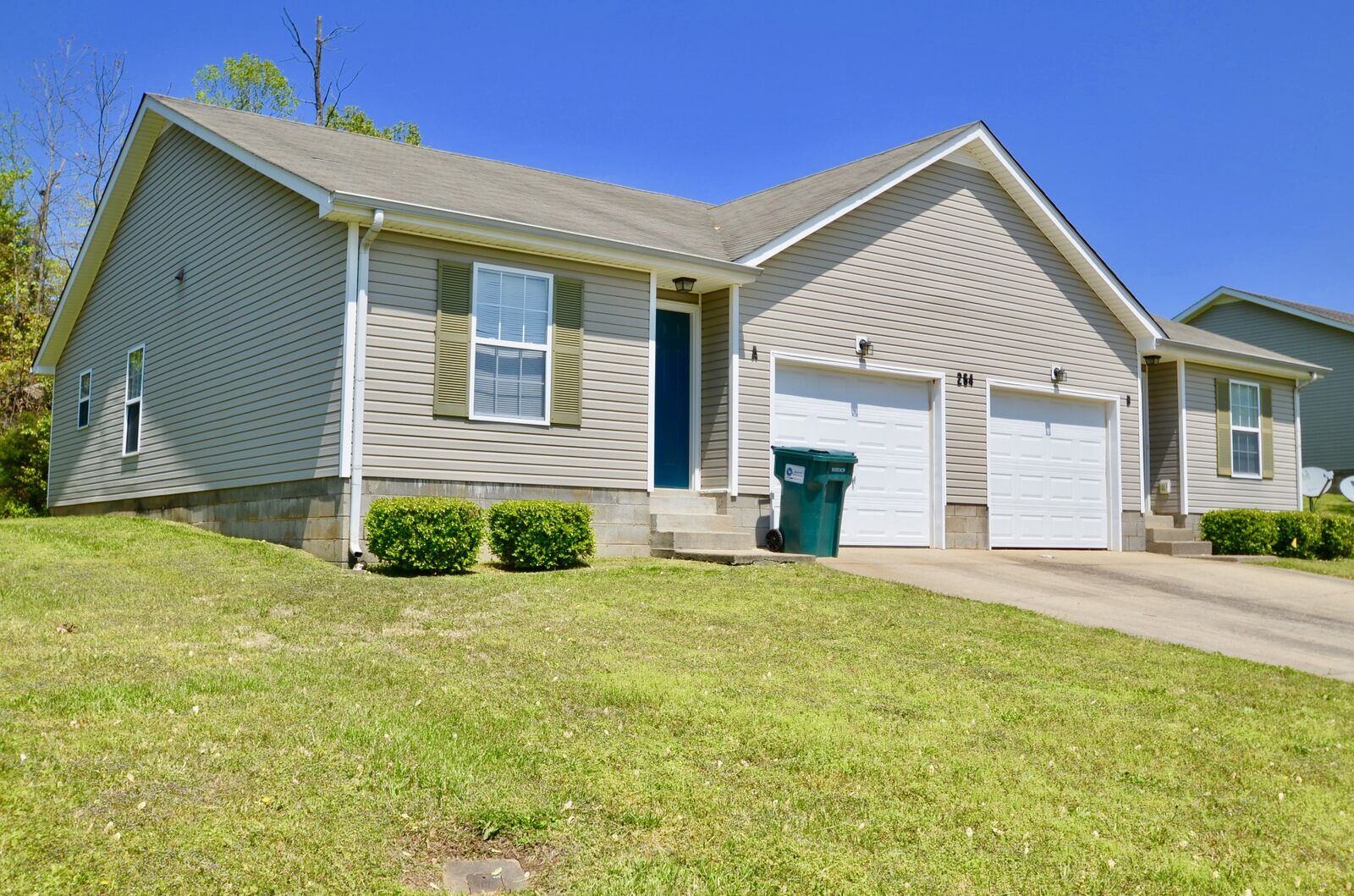 Property Photo: 264 Executive Ave TN 37042