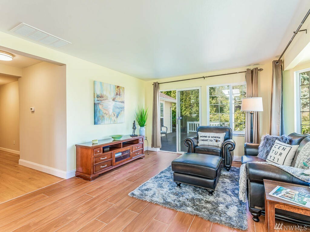 Property Photo:  1910 W Mukilteo Blvd  WA 98203 