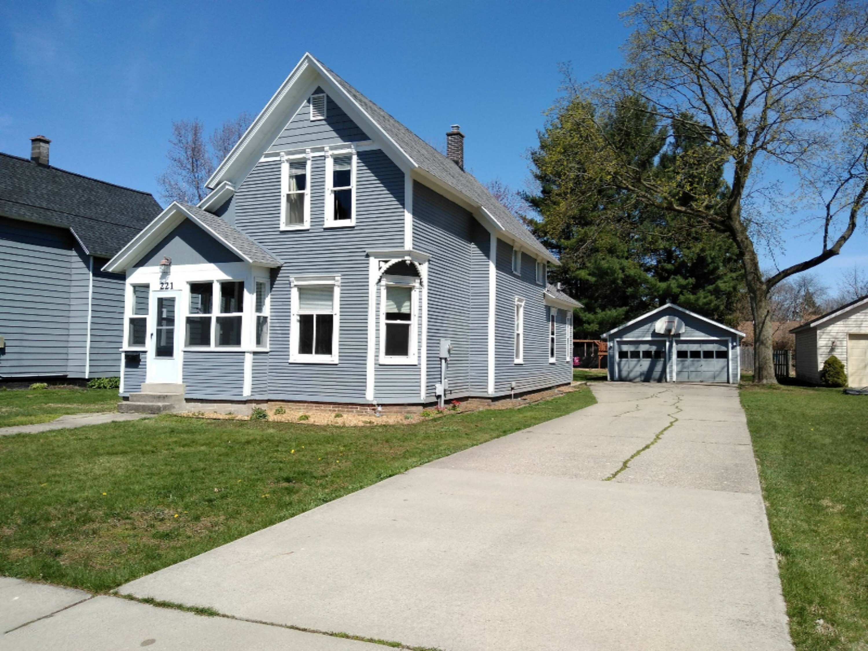 Property Photo: 221 S Maple Street MI 49464