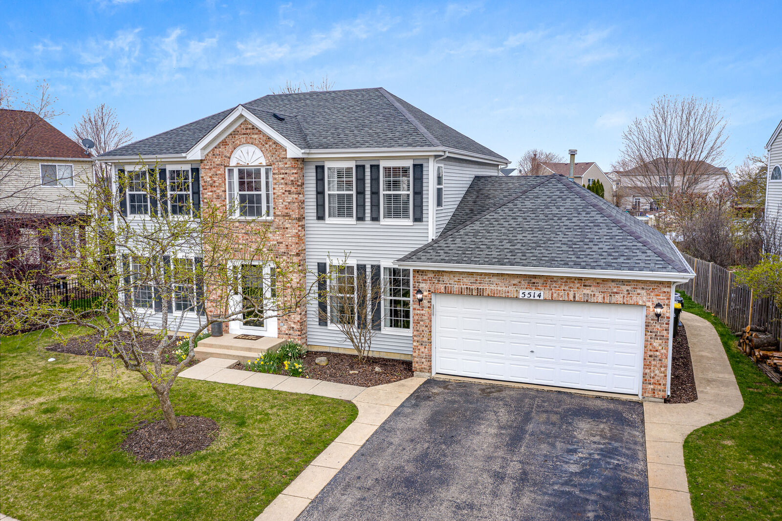 Property Photo:  5514 Windgate Way  IL 60156 
