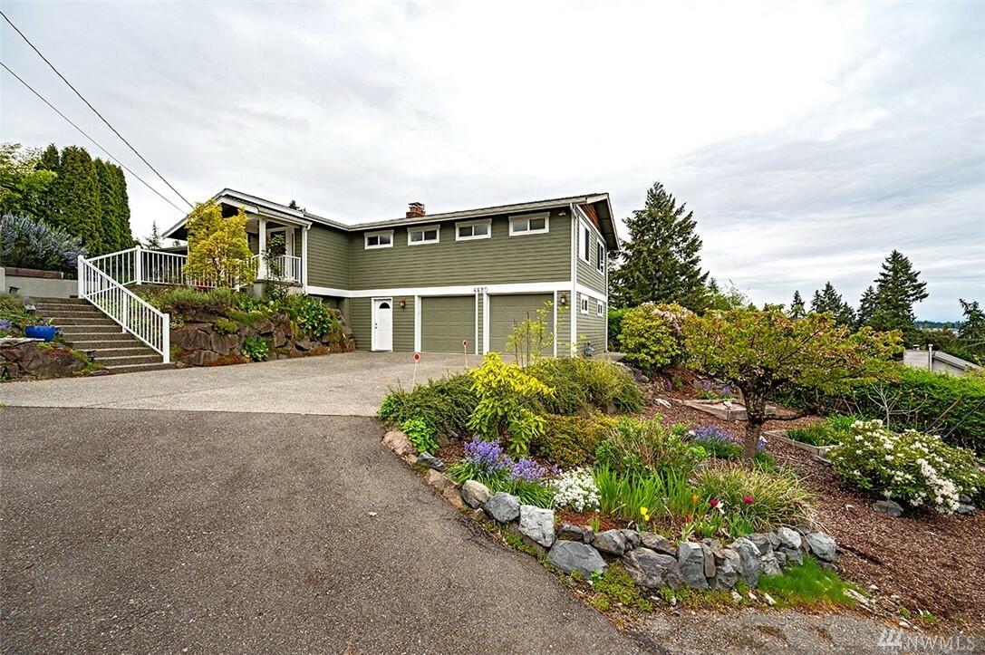 Property Photo:  6520 NE 196th St  WA 98028 