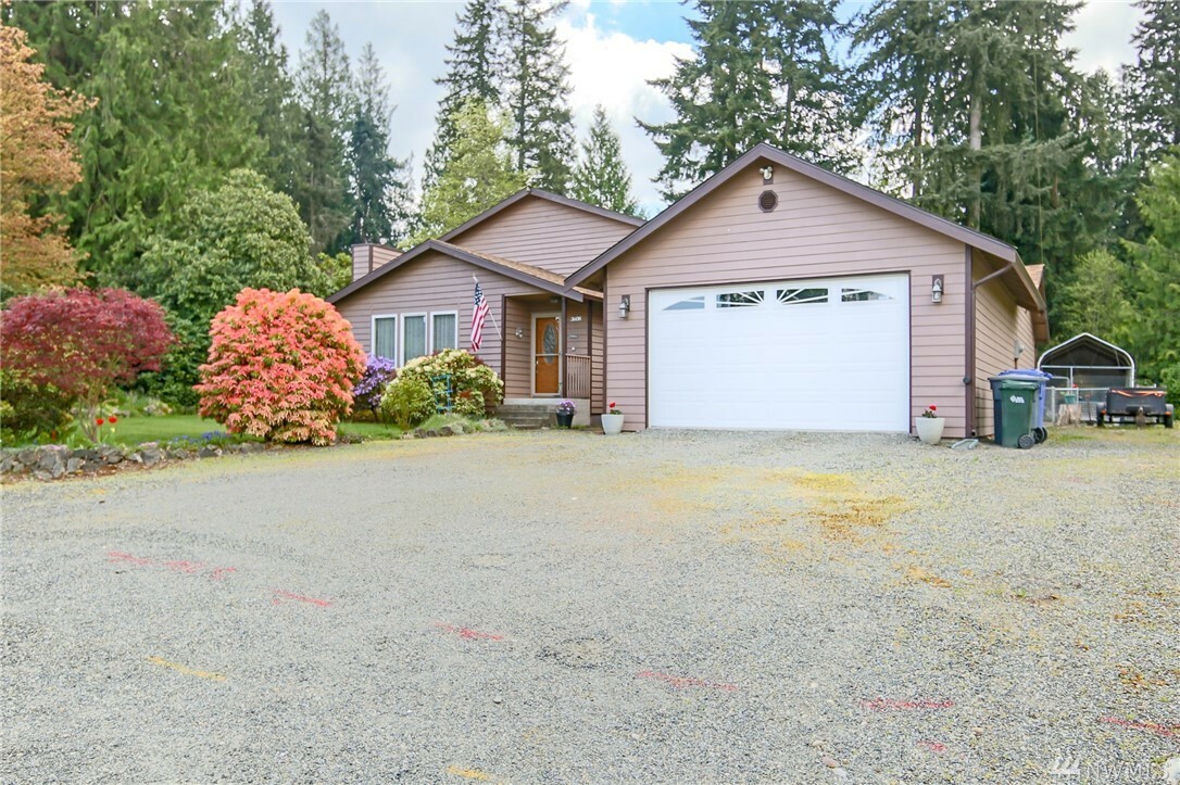 Property Photo: 3608 Lakeridge Dr E WA 98391