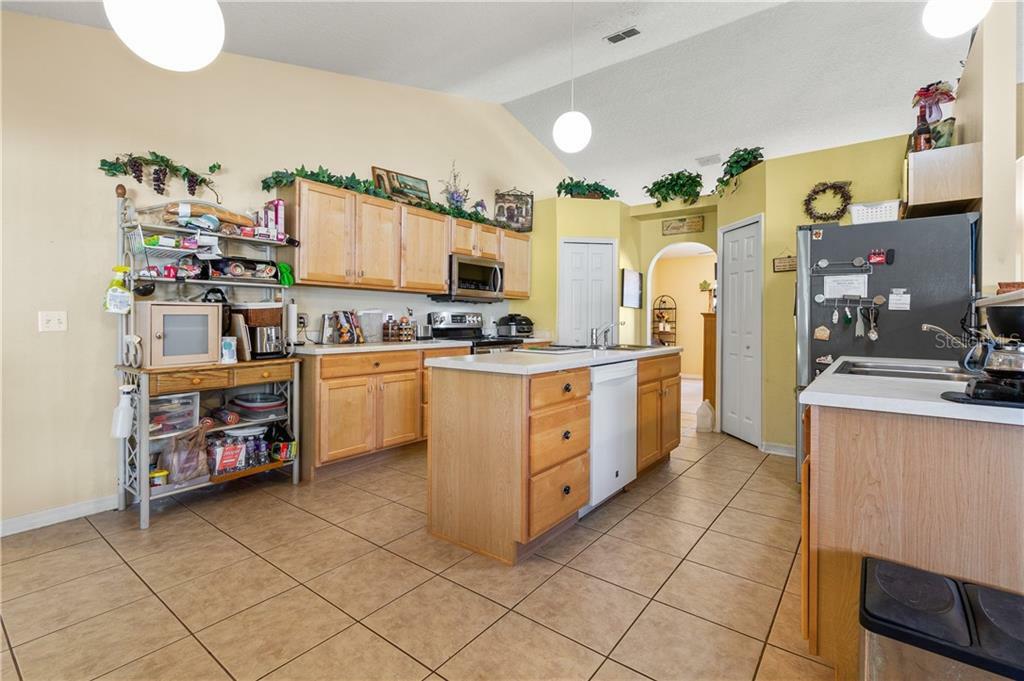 Property Photo:  7638 Park Hill Avenue  FL 34748 