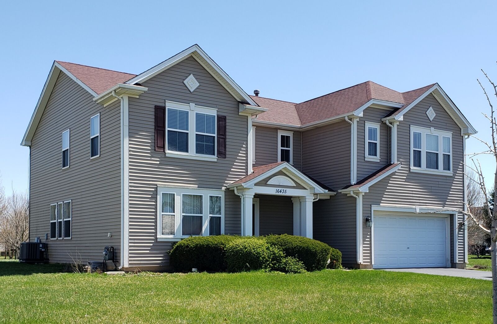 Property Photo:  16435 Spring Creek Lane  IL 60586 