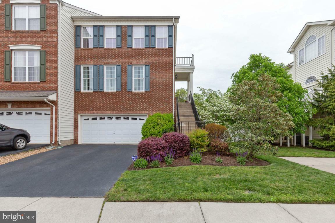 Property Photo:  43392 Frenchmans Creek Terrace  VA 20147 