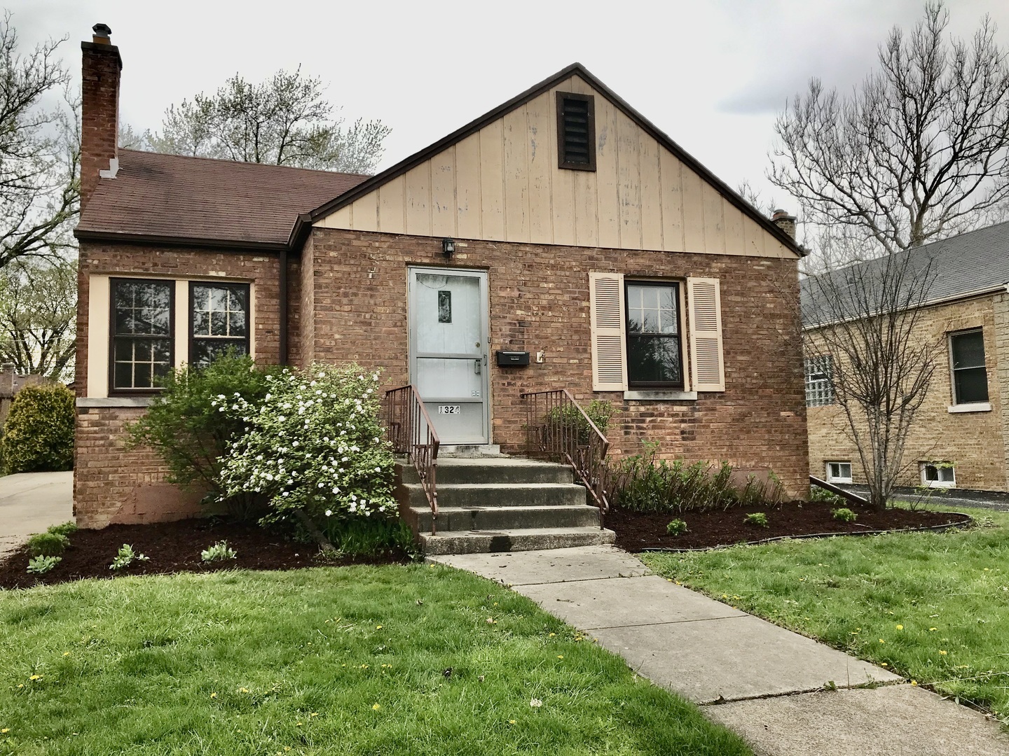 Property Photo:  1324 Mandel Avenue  IL 60154 