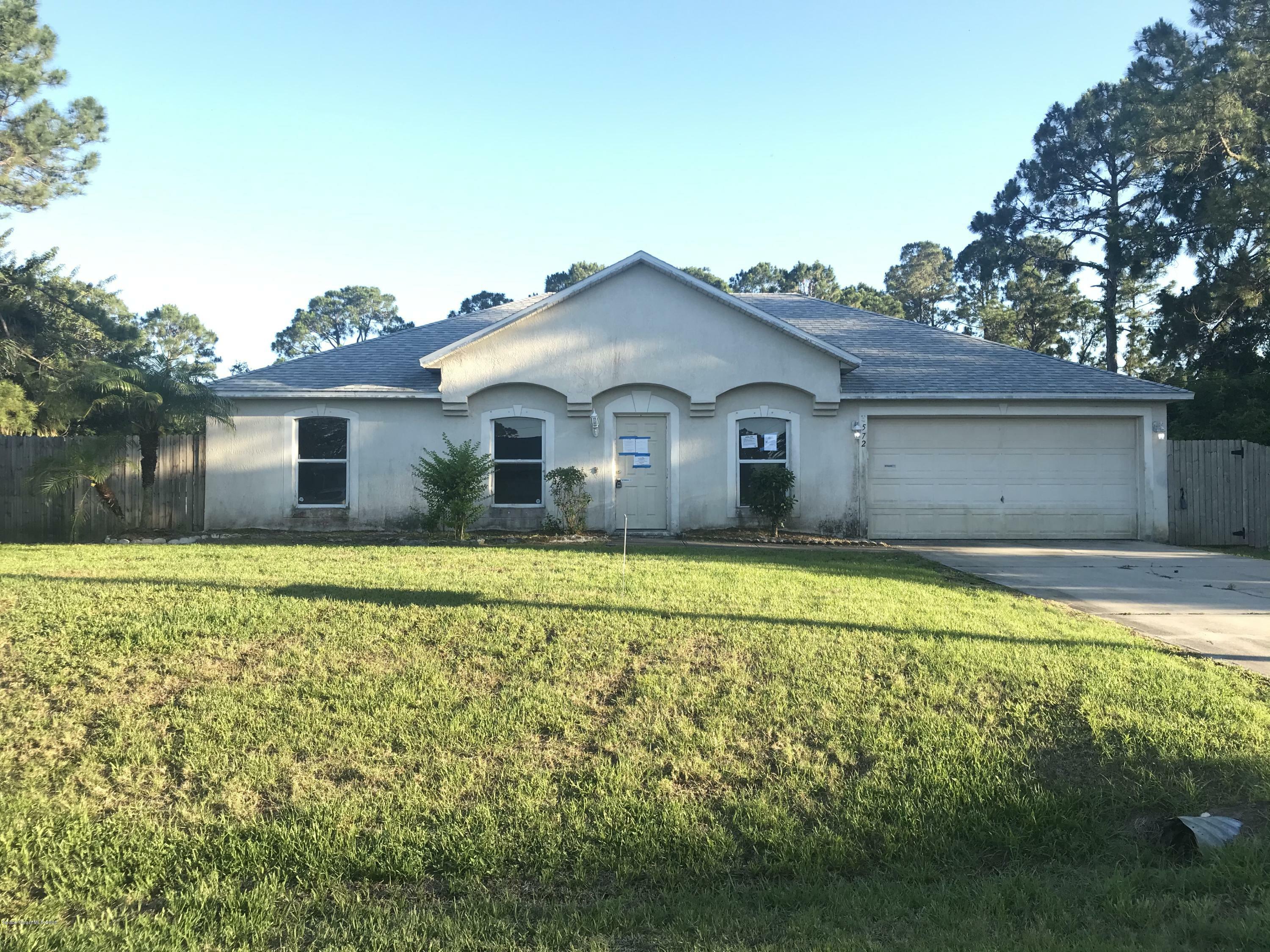 Property Photo:  572 Titan Road SE  FL 32909 