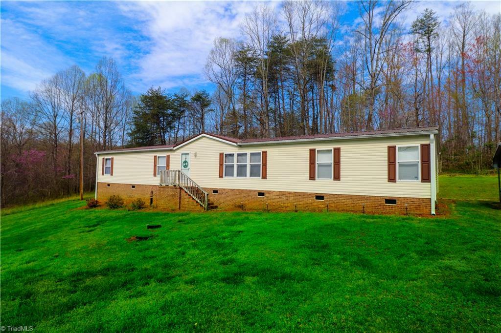 Property Photo:  1892 Doss Road  NC 27016 