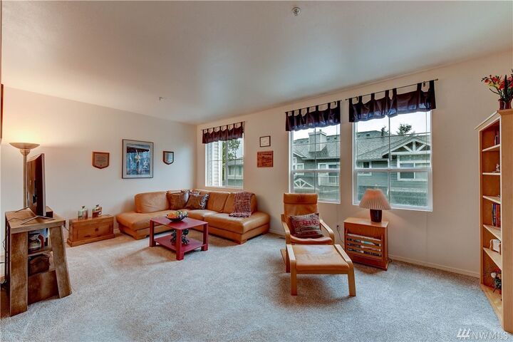 Property Photo:  5221  236th Place SE 22-1  WA 98029 