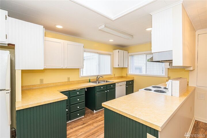 Property Photo: 362 Chehalis Avenue WA 98532