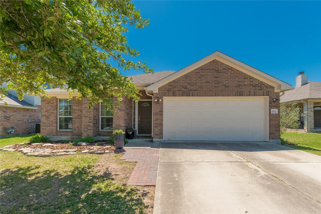 Property Photo:  212 Amber Ash Drive  TX 78640 