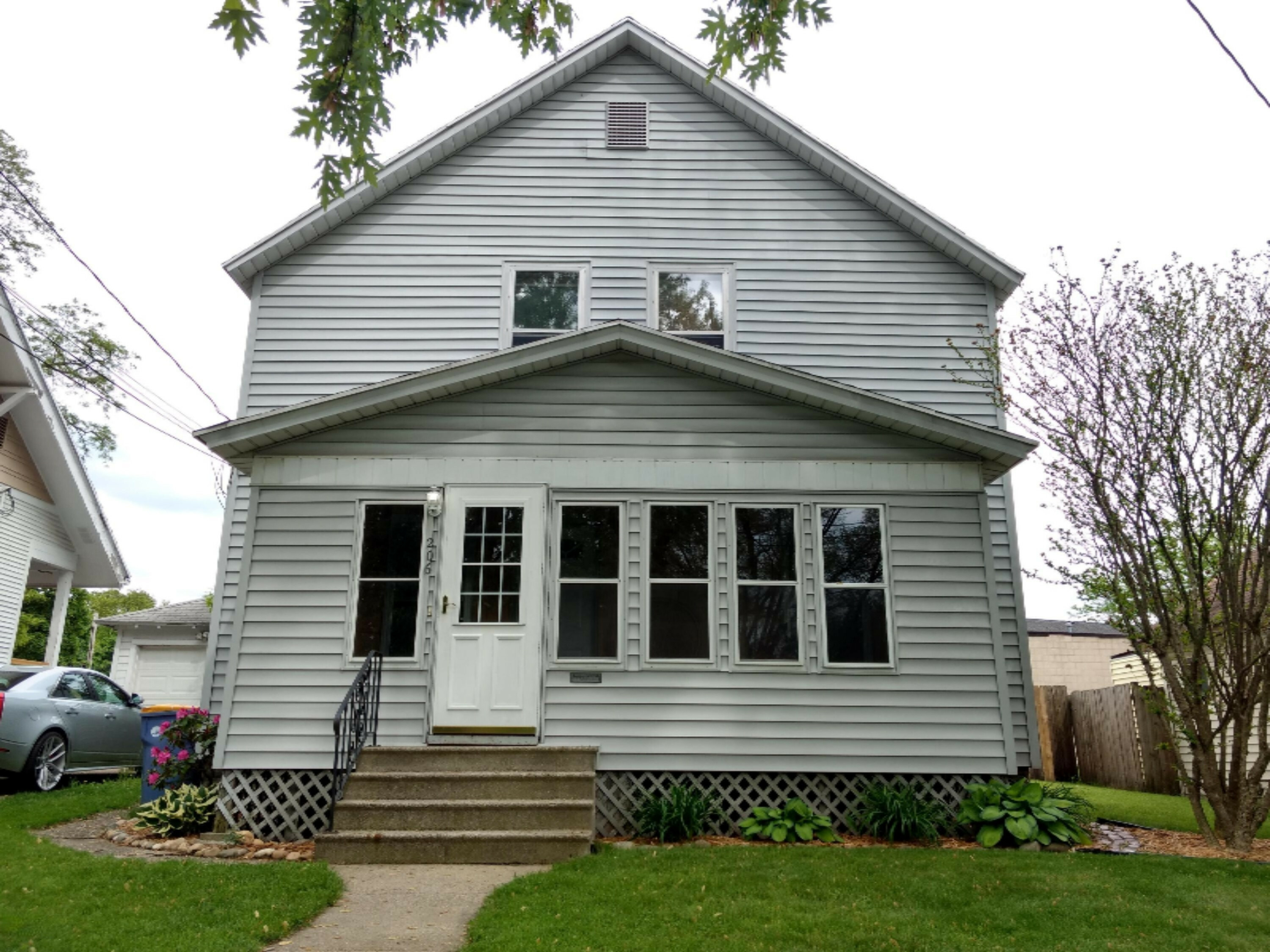 Property Photo:  206 Indiana Avenue SW  MI 49504 