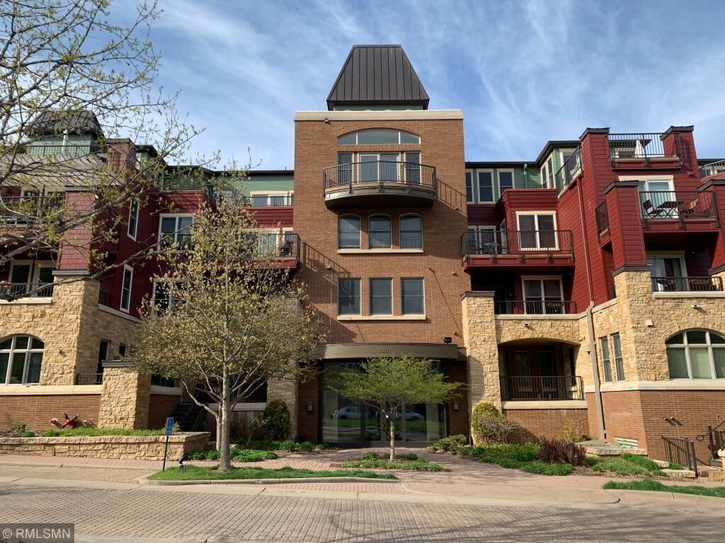 Property Photo: 650 Main Street N 305 MN 55082