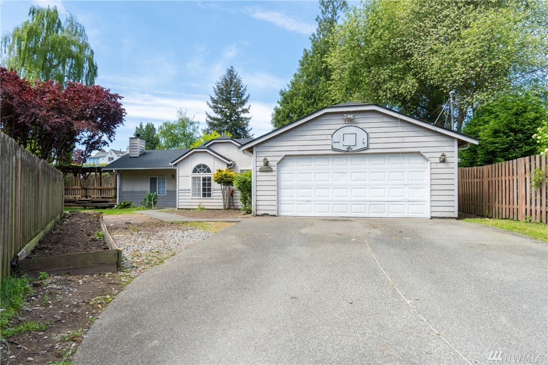 Property Photo: 10837 4th Avenue S WA 98168