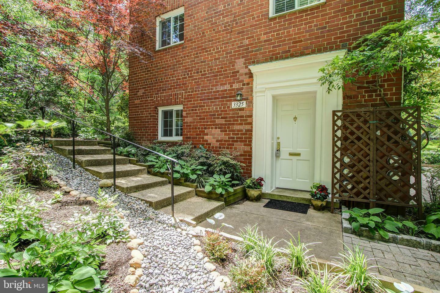 Property Photo:  3325 Martha Custis Drive  VA 22302 