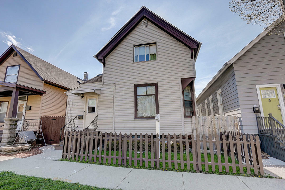 Property Photo:  2153 S Allis St  WI 53207 