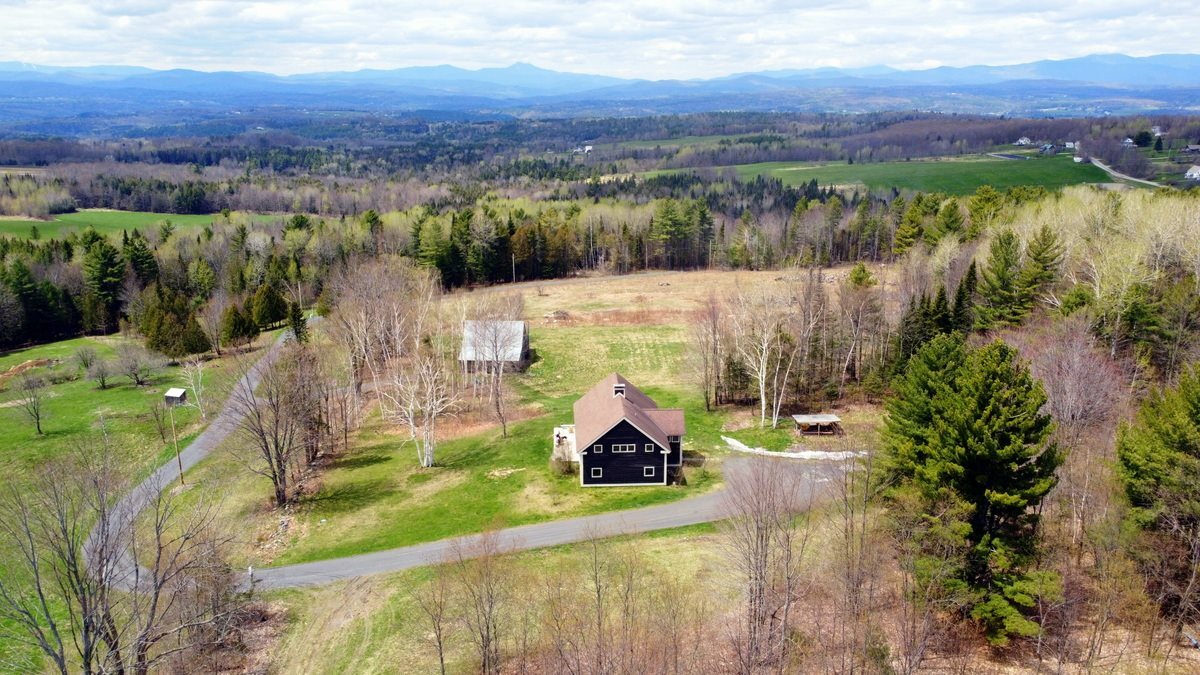 Property Photo:  3361 Upper Road  VT 05667-9645 