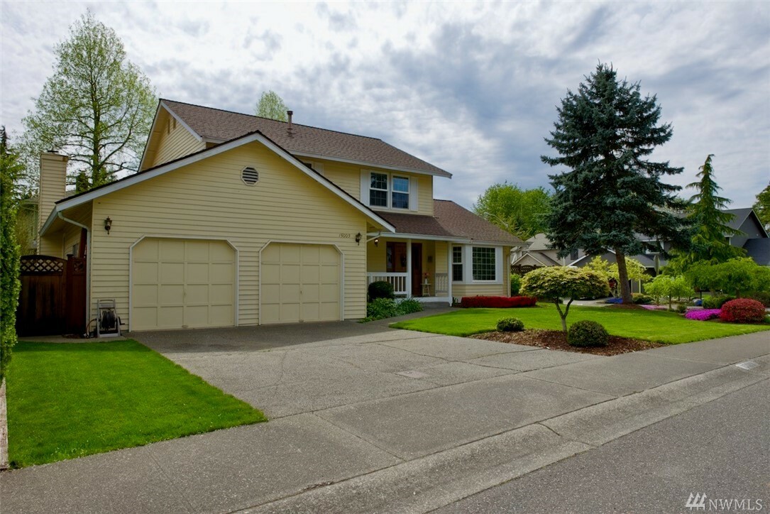 Property Photo:  15003 SE 181st St  WA 98058 