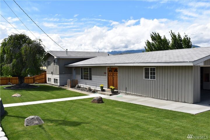 Property Photo:  1310 N Fairmont Avenue  WA 98802 