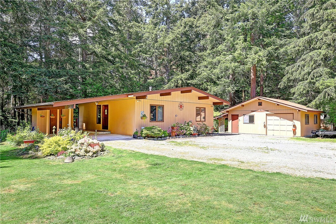 Property Photo:  1960 Hummingbird Lane  WA 98282 