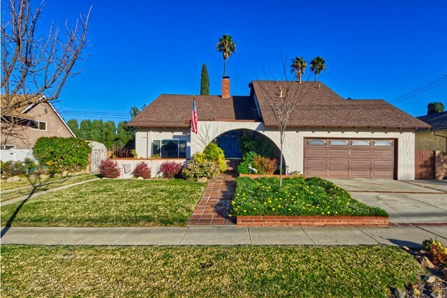 Property Photo:  64 S E Kelly Road  CA 91320 