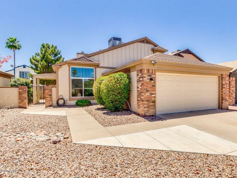 Property Photo: 807 E Calle Del Norte Street AZ 85225